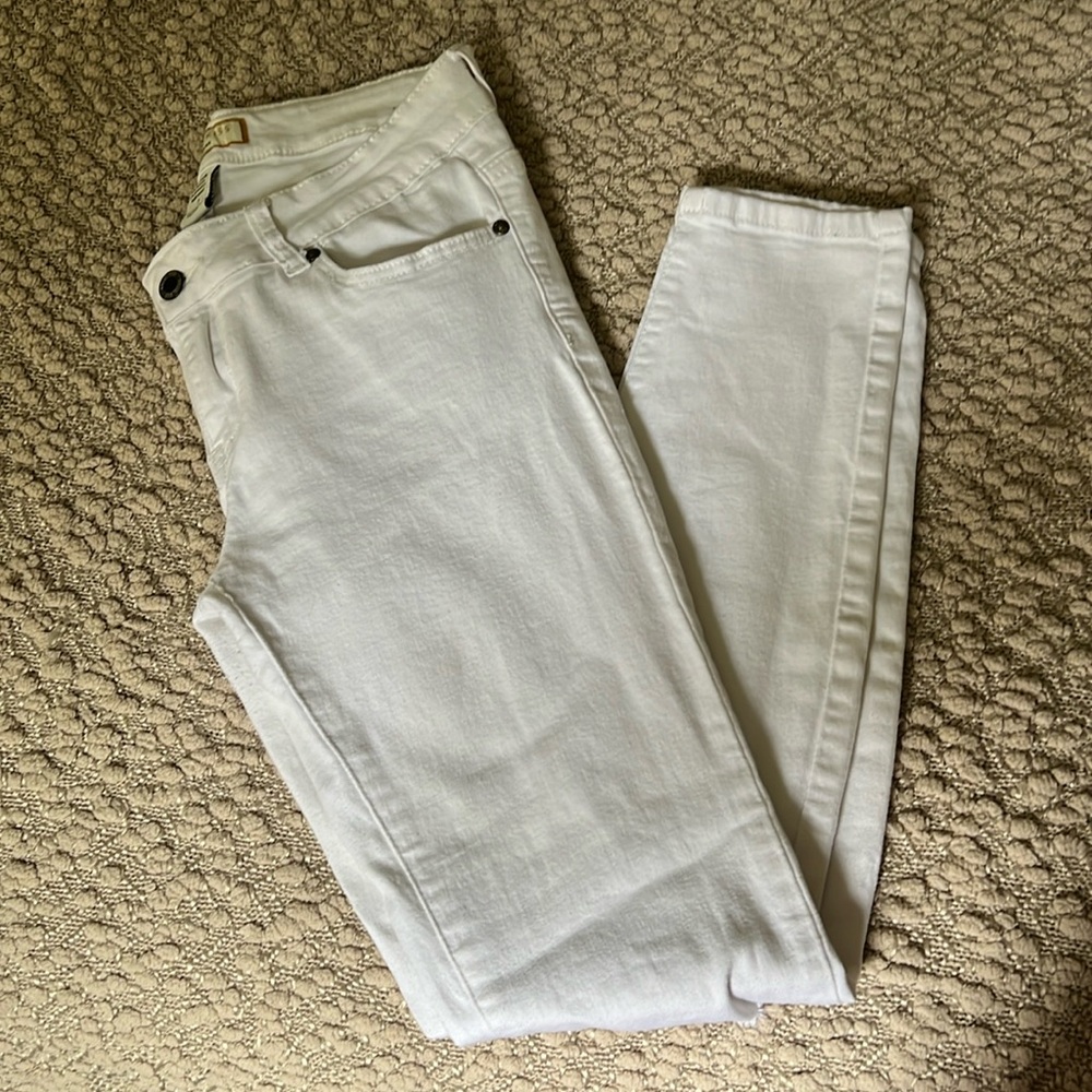 Angel kiss ripped skinny jeans